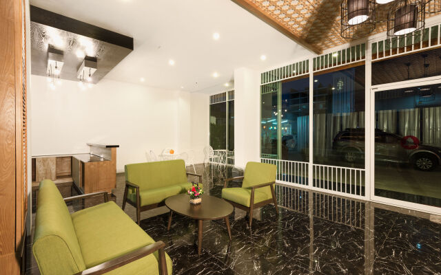 M.U.DEN Patong Phuket Hotel вид на фасад