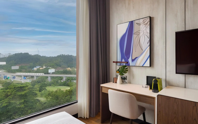 M Resort & Hotel