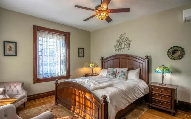 George Washington Wood Bed & Breakfast