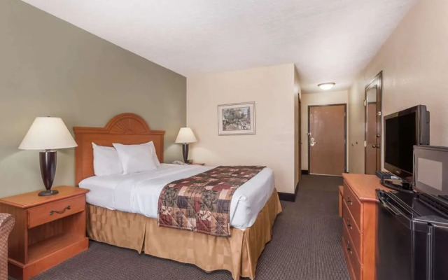 Baymont Inn & Suites LaGrange