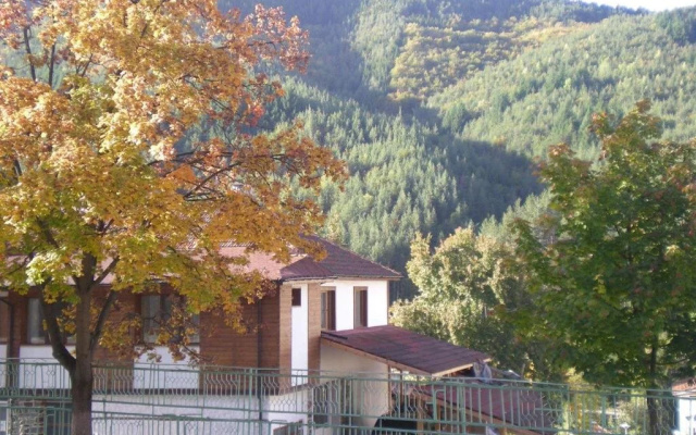 Bio-Magi Banite ApartHotel