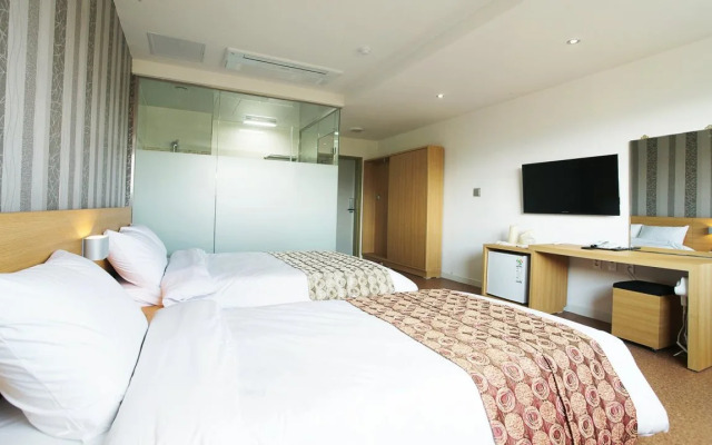 Ain People Hotel