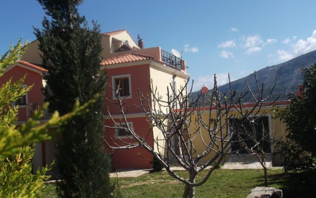 Alexandros Apartment