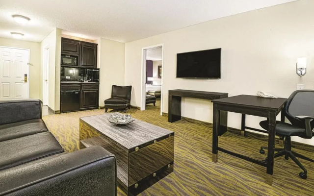 La Quinta Inn & Suites Laredo Airport