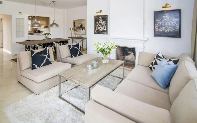 LBP- 3 Bedroom apartment with large roof top terrace