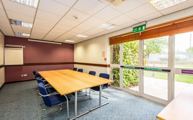Premier Inn Peterborough (A1(M)J16)