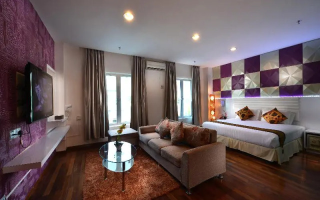Standard Double room (full double bed) · Hotel Bahagia — photo 9