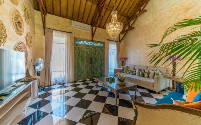 Villa Secret Estate
