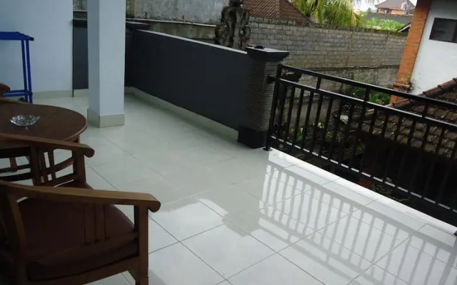 Warsas Guest House