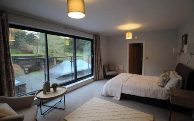 Essex Luxury Retreat With 6 Bedrooms