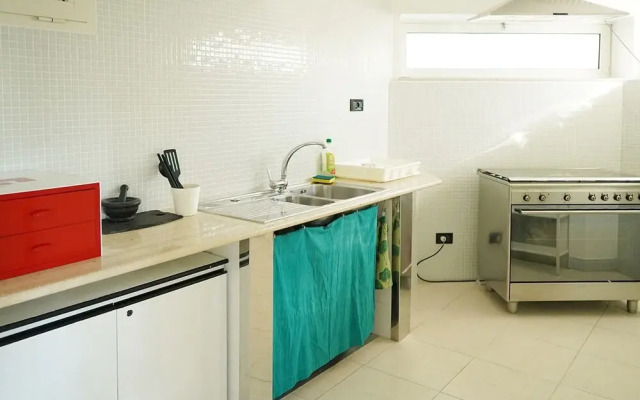 Loft With Private Garden, Close to Shops, Italy