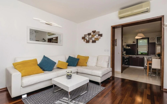 Beautiful Home in Rijeka With Wifi and 3 Bedrooms