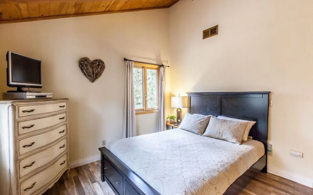 Bear Claw Cabin