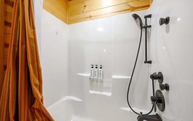 Summer Moon Lodge - For 8ppl