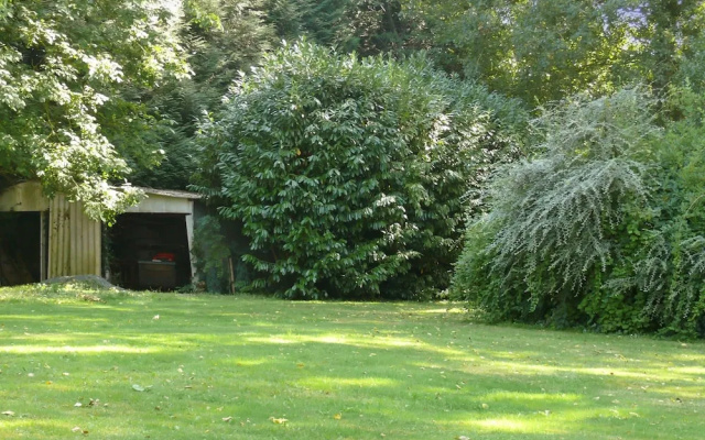 House With 2 Bedrooms in Lourdoueix Saint-pierre, With Wonderful Lake