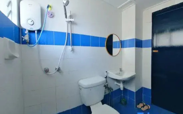 2-5pax Sunshine Beachfront, Wifi, 50"TV, FREE PARKING & POOL