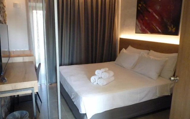 Comfort Suites and Rooms