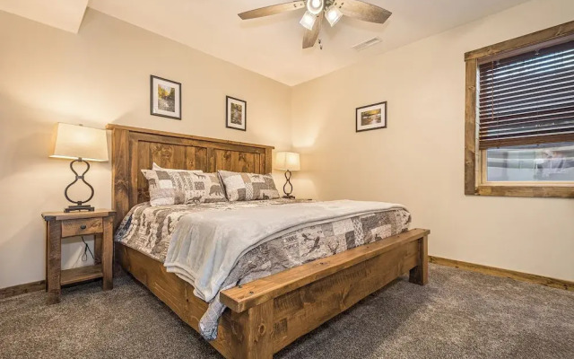 Honey Bear Hideaway by Taylor Made Deep Creek