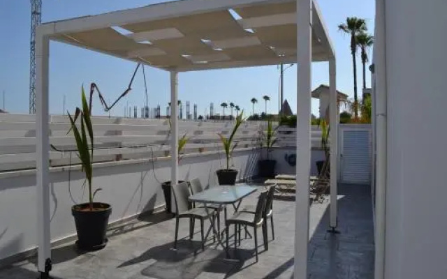Makronissos Beach Studio