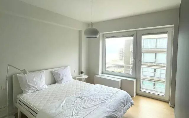 Apartment by Epernay Square With Sea View
