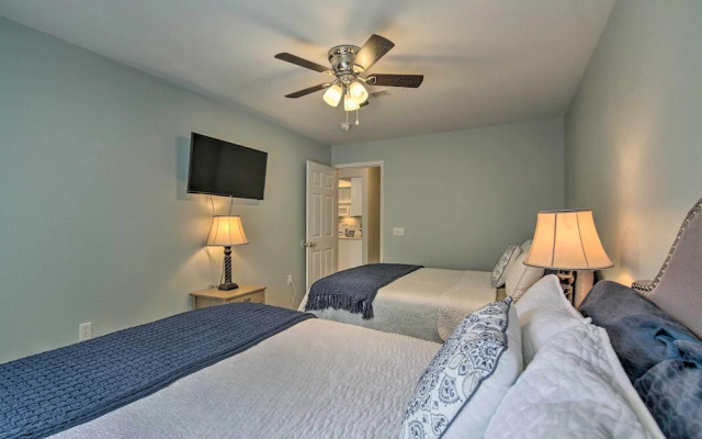 Bright Ozarks Condo w/ Balcony & Lake Views!