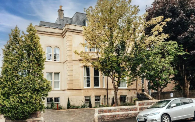 Redland Suites - Apartment 8