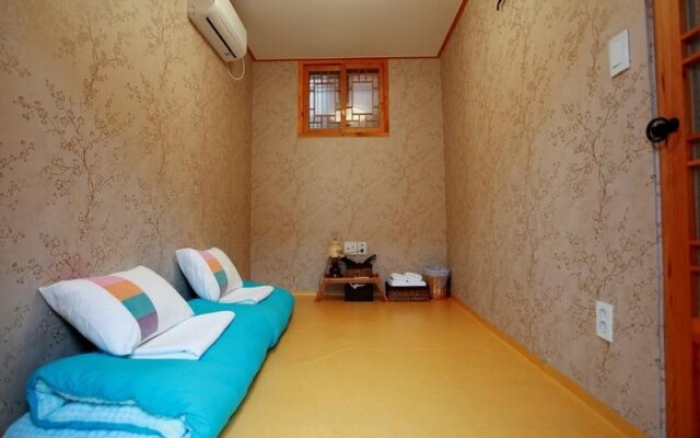 Hue N Hue Hanok Guesthouse