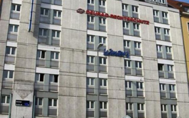 Novum Hotel München Am Hauptbahnhof Мюнхен балкон