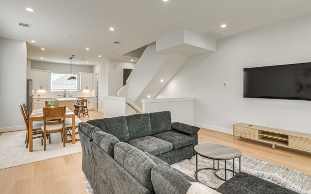 Sleek & Spacious! Prime Houston Home Near NRG