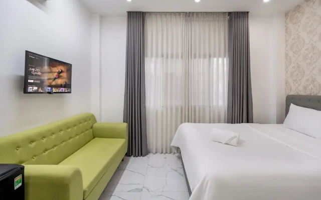 Lotus Hotel