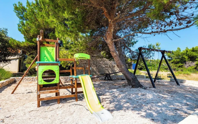 Room-caravan Near the sea 4