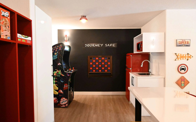 Super 8 by Wyndham Calgary Shawnessy Area