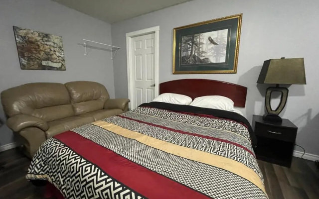 Arrow Lake Motel
