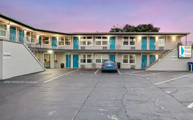 Point Loma Inn And Suites