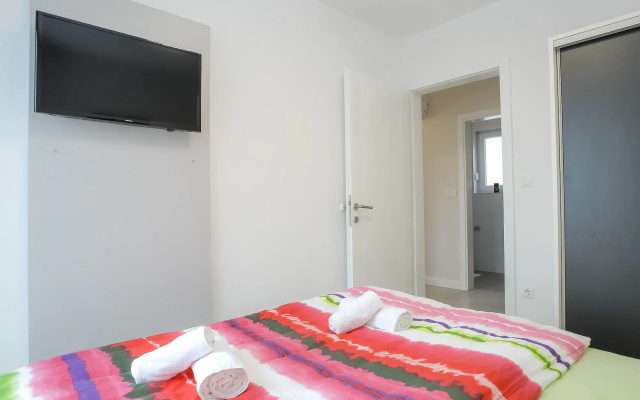 Apartments Tomana