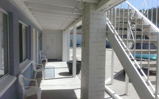 El Rancho Motel
