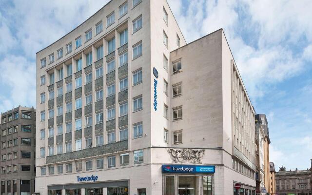 Отель Travelodge Liverpool Central Exchange Street вид на фасад