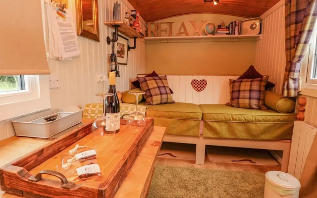 Bracken Hut at Copy House Hideaway