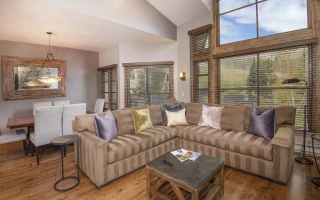 Meadows J3 4 Bedroom Townhouse by RedAwning