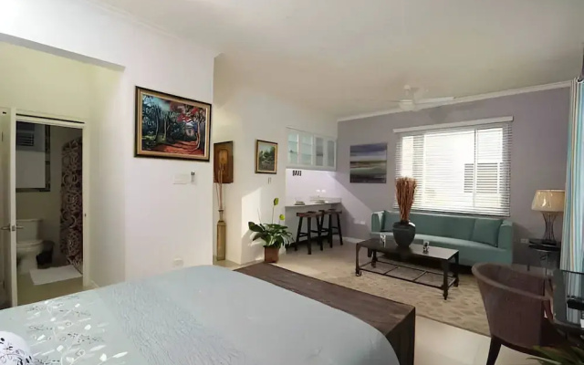 1-bed Smart Access Condo Near Bob Marley Museum