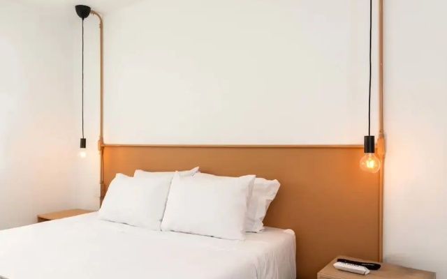 w Astonishing 1BR With Terrace at Poblado