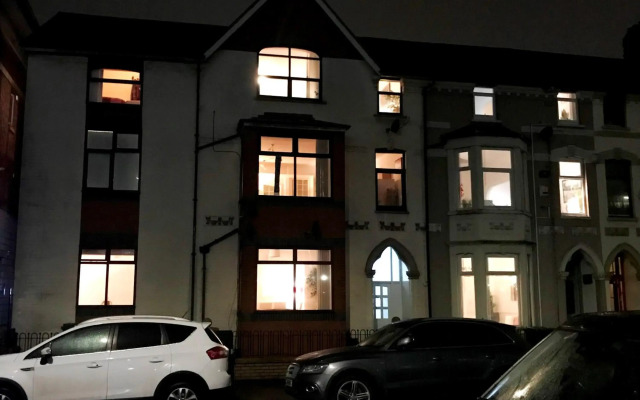1 Fitzhamon Embankment Apartments Opposite Principality Stadium - Long Stay Offer