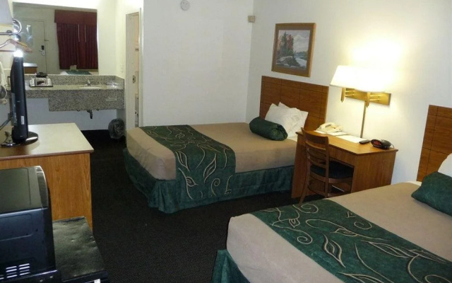 Oak Tree Inn Livonia West