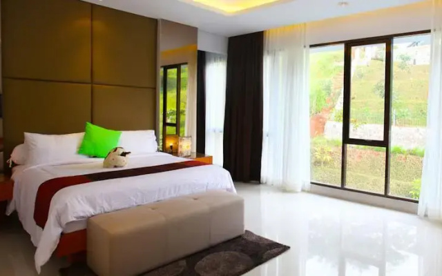 Permai Villa Dago with Pool - Resor Dago Pakar Bandung