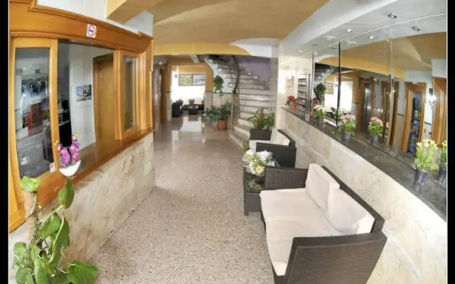 Hostal Carel