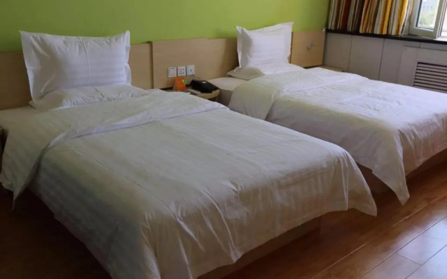 7Days Inn Hami Baofeng Market