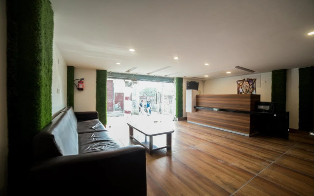 Royal Town Paschim Vihar By OYO Rooms