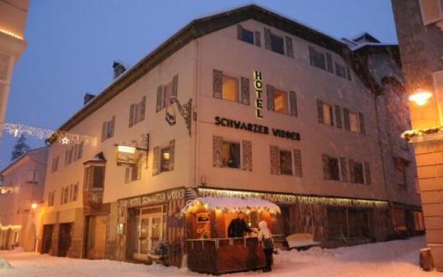 Hotel Schwarzer Widder Силандро вид на фасад