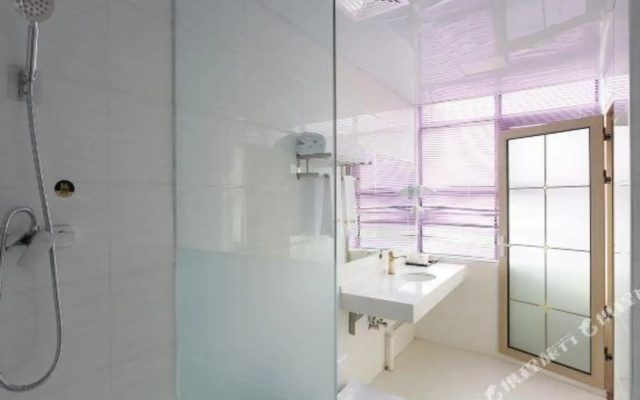 Wuhan Good Time Hotel (Tianhe Airport Hengdian Subway Station)