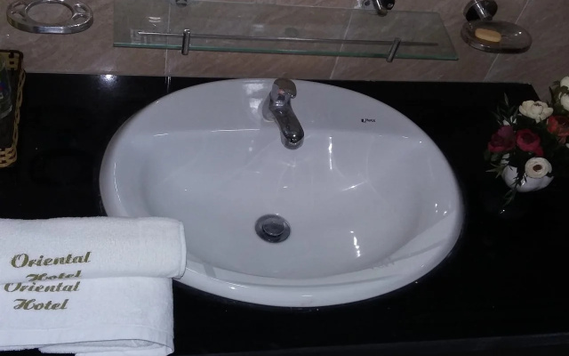 Mi Lan 2 Oriental Hotel